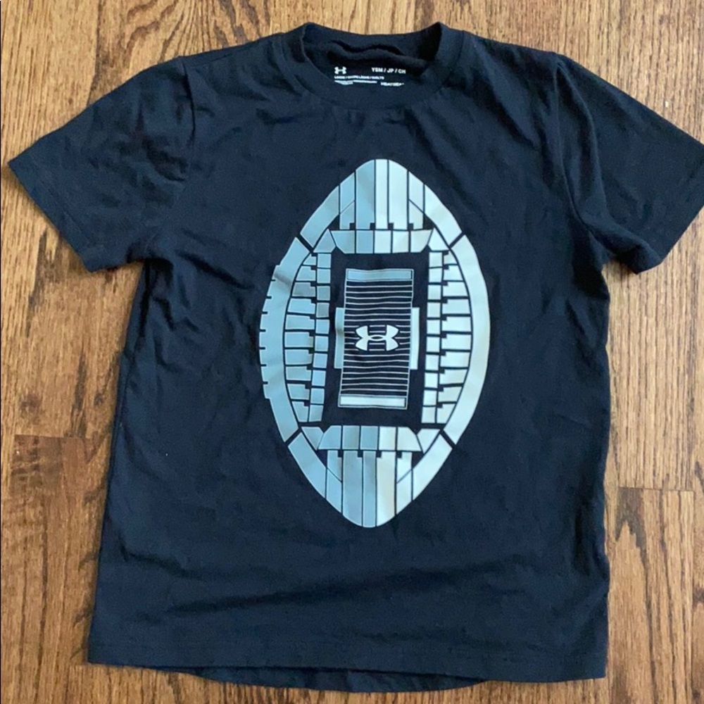 Under armour football t-shirt🏈